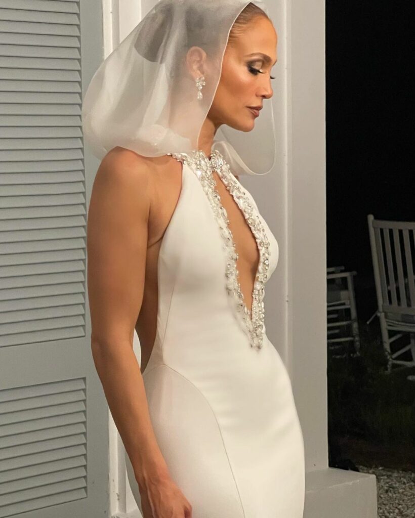 Jennifer Lopez a strălucit la nunta din Georgia. Cine s-a ocupat de rochiile de mireasă și de ce au fost speciale