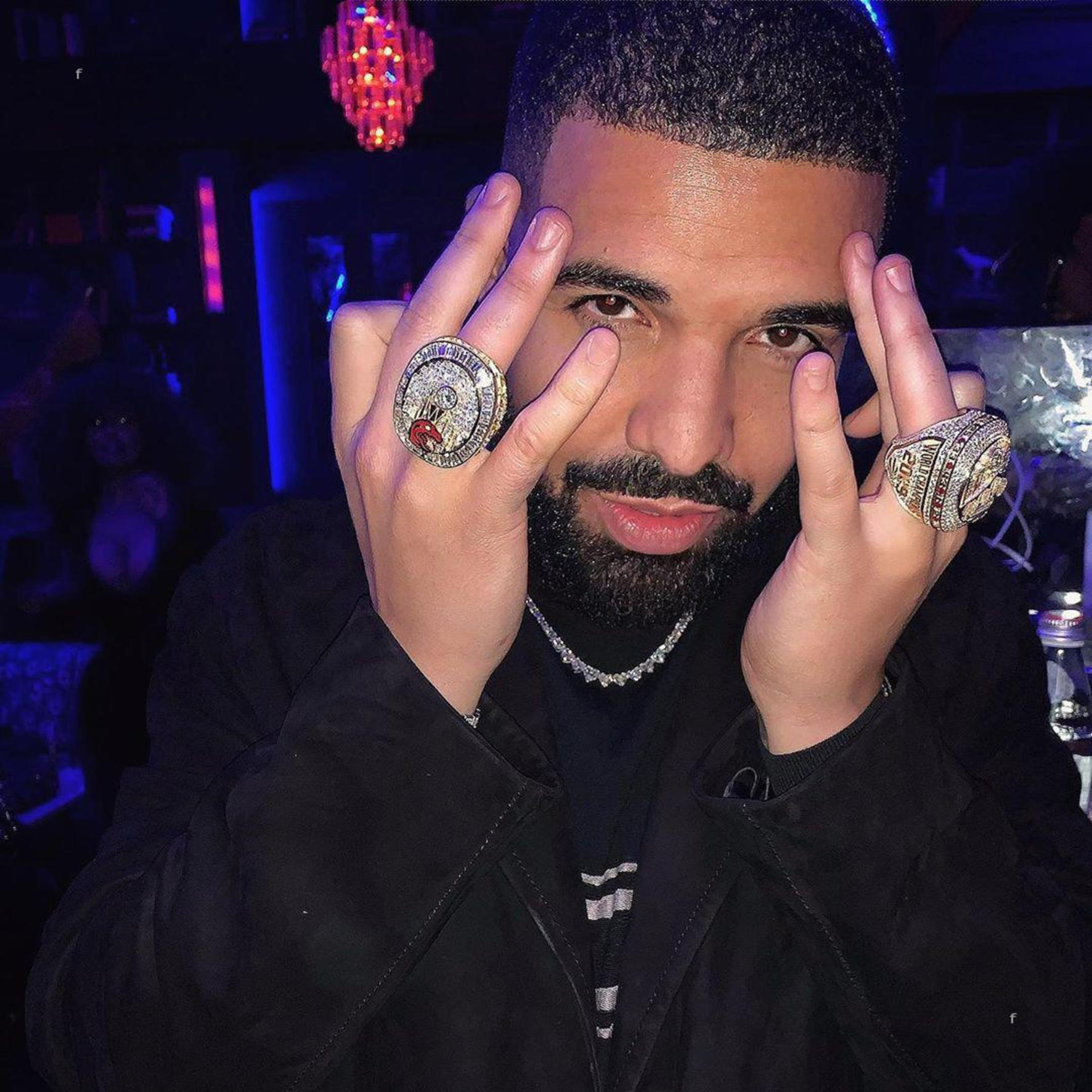 Drake nu poate trece peste asta! Tatăl rapperului și-a tatuat chipul fiului său celebru încă din 2017