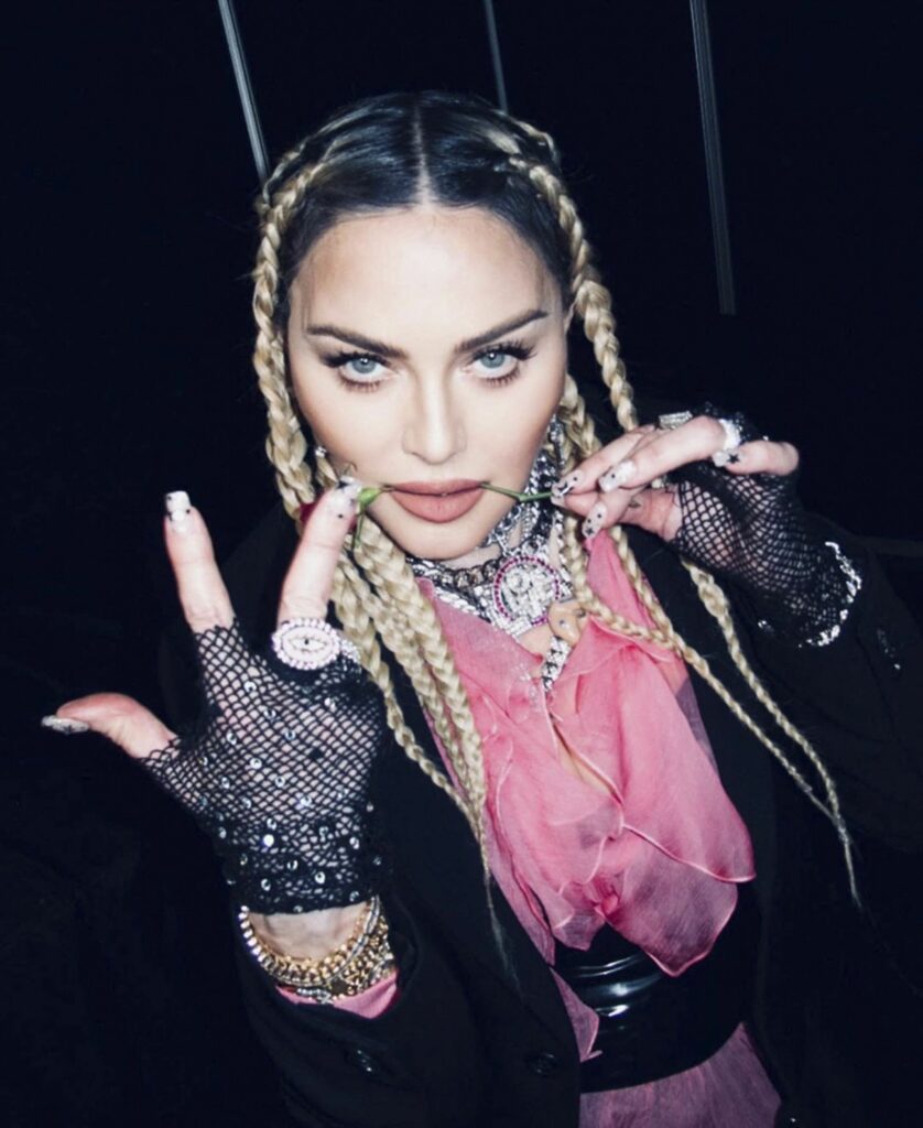 Give her the crown! Madonna, record în Billboard. Este singura artistă care a reușit asta