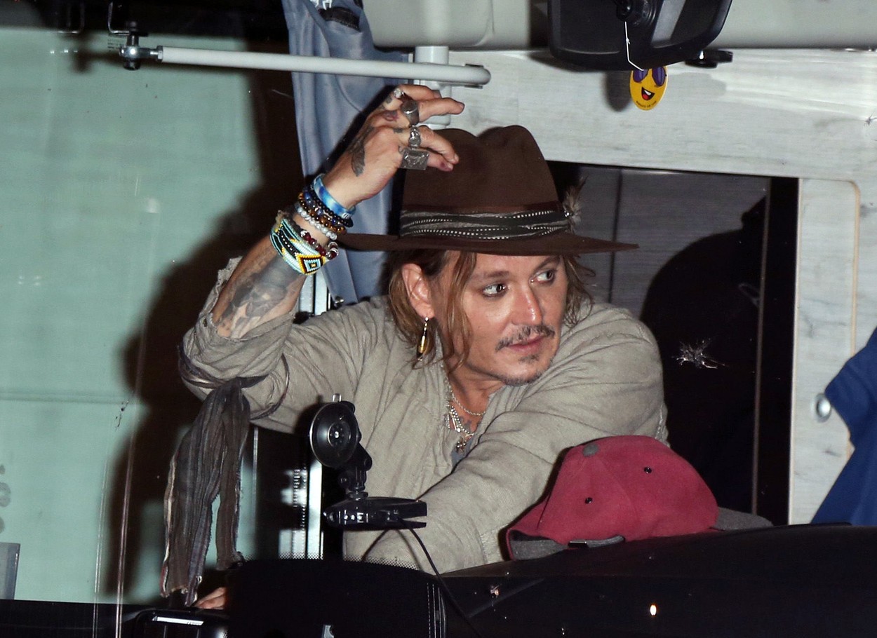 Apariția lui Johnny Depp de la Video Music Awards a împărțit fanii în două tabere