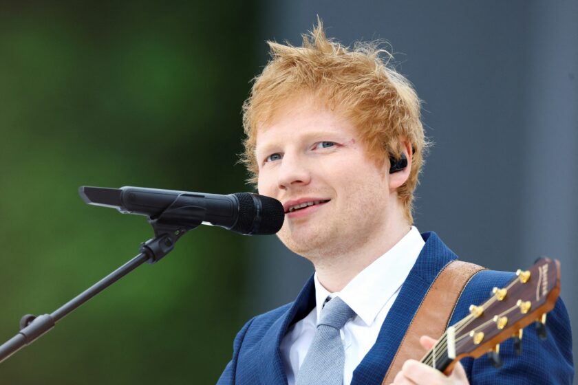 Ed Sheeran s-a distrat la Oktoberfest, în Frankfurt, iar halba din care a băut bere a fost vândută pe eBay￼