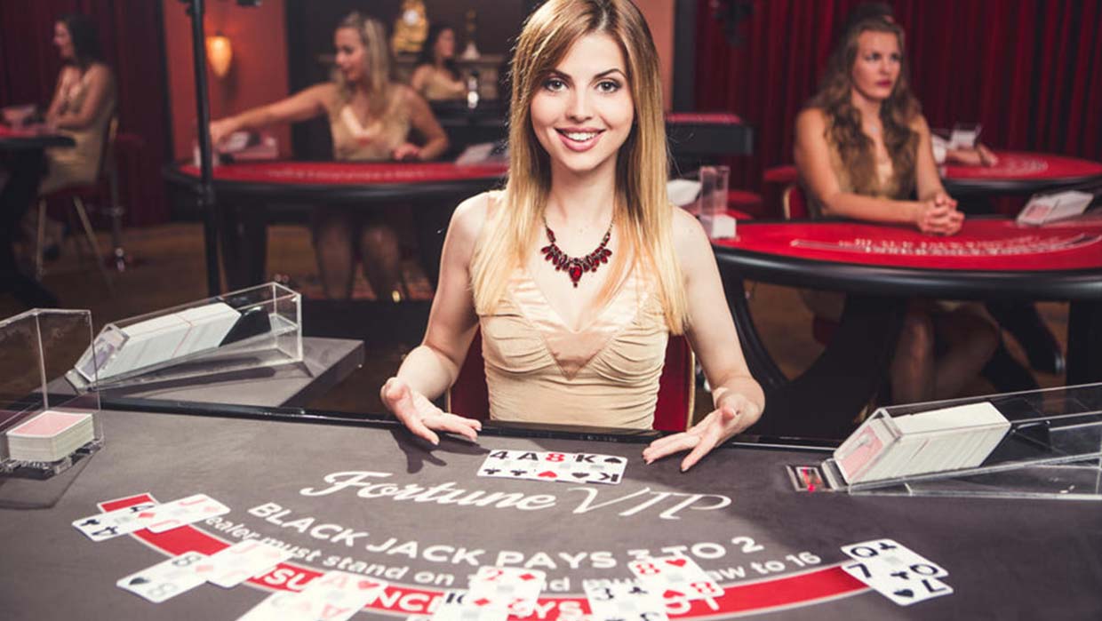 (P) Românilor le place să joace la cazinouri live din confortul propriei locuințe