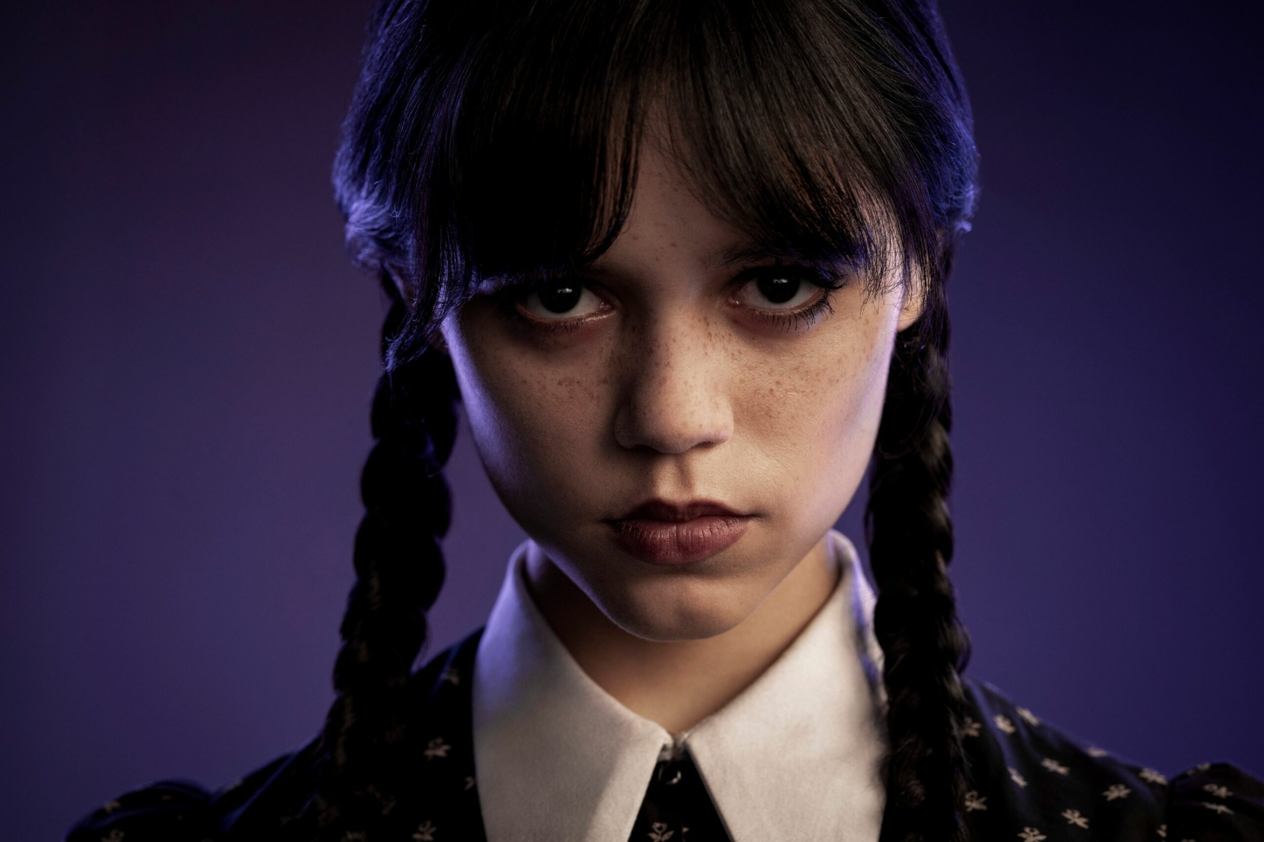 Cele mai tari lucruri pe care trebuie să le știi despre „Wednesday Addams”, serialul Netflix filmat în România