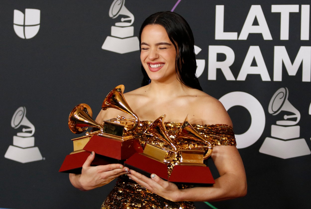 Rosalia și iubitul ei au făcut senzație la Latin Grammy Awards. Cei doi au furat toate privirile pe red carpet