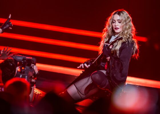 Îți amintești celebrul sărut dintre Madonna și Britney Spears?! Uite cine trebuia să fie a treia persoană, în locul Christinei Aguilera