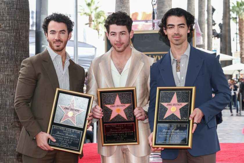 Jonas Brothers a primit o stea pe Walk of Fame. Nick și Priyanka au arătat, pentru prima dată, chipul fetiței lor