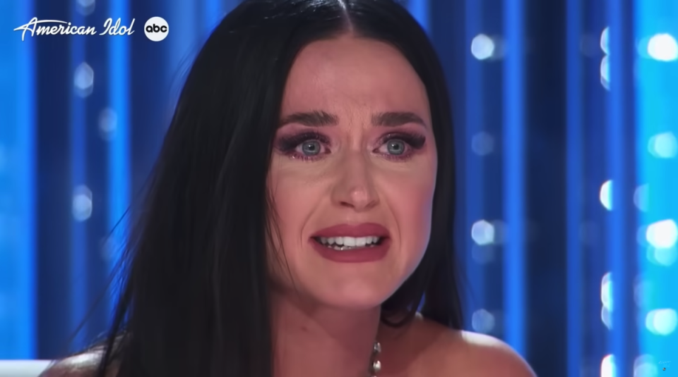 Katy Perry a izbucnit în lacrimi la audițiile American Idol. Momentul emoționant a ajuns viral