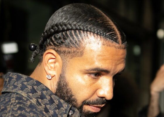 Cât costă să închiriezi studioul de înregistrări al lui Drake. Prețul este pe oră!