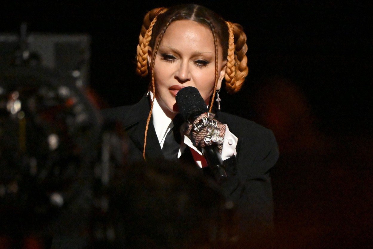 Madonna le răspunde celor care au criticat-o pentru apariția de la Premiile Grammy. Am fost denigrată de când m-am lansat