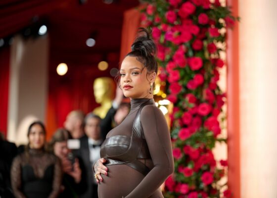 Rihanna, videoclip adorabil cu băiețelul ei. Cum se descurcă artista în rolul de mămică