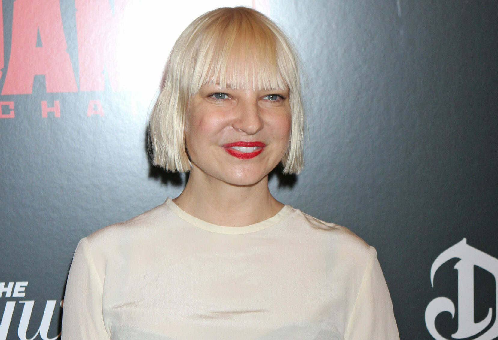 Sia s-a căsătorit în secret cu iubitul ei, Dan Bernard. Primele imagini de la marele eveniment din viața artistei