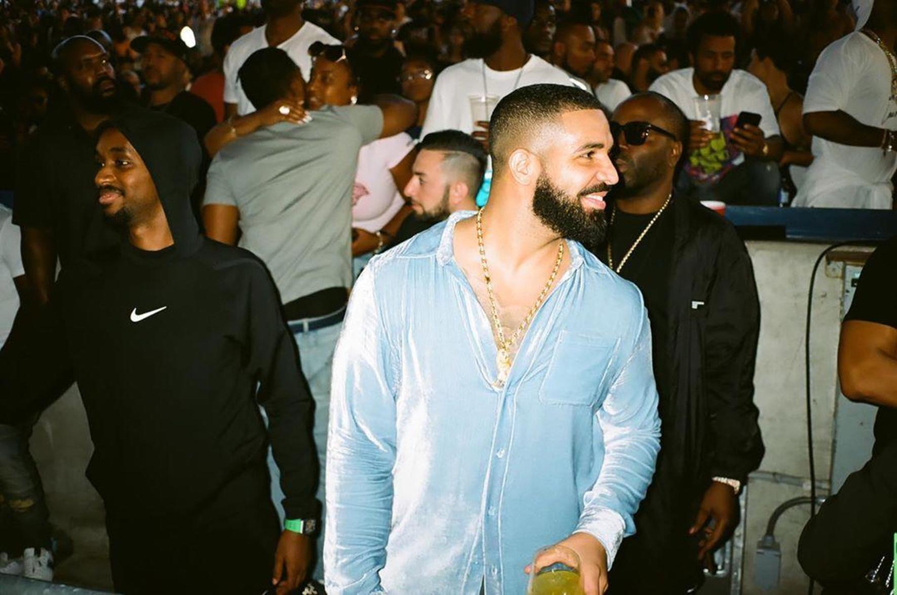 Drake a plătit o avere, la propriu, pentru salteaua lui. Ce o face să fie specială