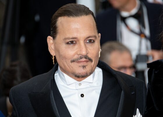 Johnny Depp, 7 minute de ovații la Festivalul de Film de la Cannes. Actorul are rolul principal în „Jeanne du Barry”