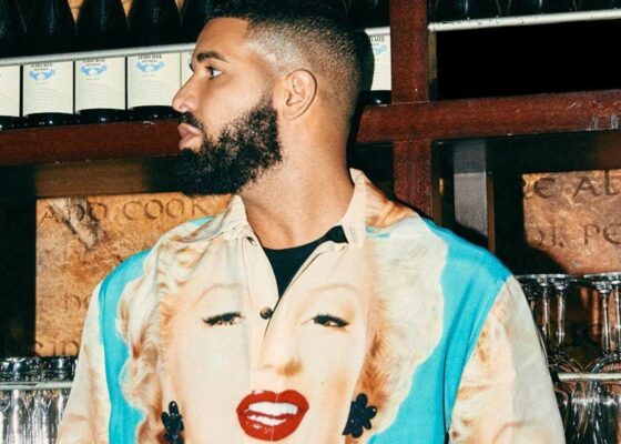 Drake, nevoit să își întrerupă concertul. Rapperul a fost lovit cu zeci de sutiene pe scenă