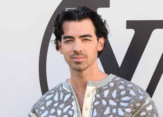 Joe Jonas, despre cel mai penibil moment din cariera lui. „A fost o idee proastă să port haine albe”