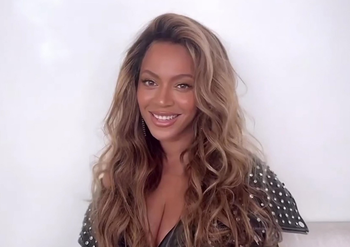Cele mai bune 10 momente din cariera lui Beyonce. Aici își promovează albumul