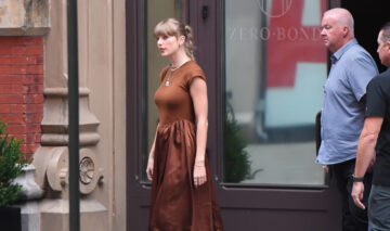 Taylor Swift a ieșit la cină cu Ed Sheeran și a purtat o rochie arămie, lungă, din satin care i-a scos în evidență corpul. În picioare a purtat o pereche de bocanci cu platformă și a optat pentru părul împletit într-o coadă