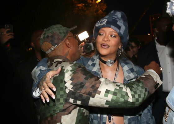 Rihanna, surprinsă cu o avere la gât. Cât costă colierul care a atras atenția tuturor