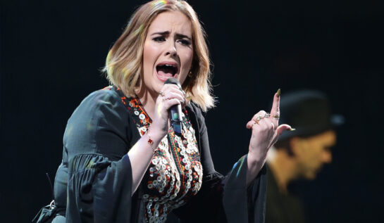 Adele nu mai face selfie-uri cu fanii în timpul spectacolelor ei din Las Vegas. Care este motivul cântăreței