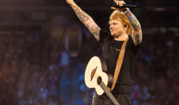Cântărețul este pe scenă în fața publicului. Din păcate, Ed Sheeran și-a anulat concertul din Las Vegas.