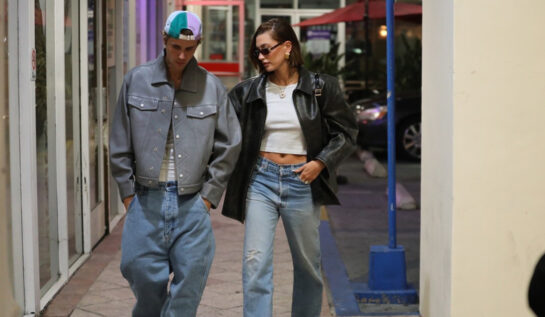 Justin și Hailey Bieber s-au îmbrăcat lejer la o ieșire în Los Angeles. Cum au sărbătorit aniversarea a cinci ani de căsătorie