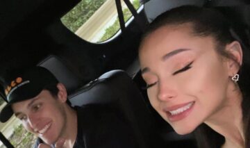 Ariana Grande și Dalton Gomez, împreună, fericiți, într-o mașină
