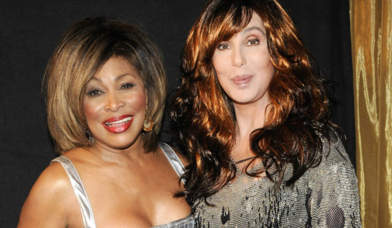 Cher și-a amintit despre ultima întâlnire cu Tina Turner: Râdea isteric. Ne-am simțit atât de bine