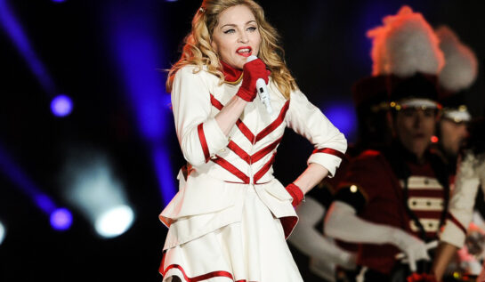 Madonna începe turneul pe care fanii îl așteaptă cu nerăbdare. Cântăreața a pregătit peste 40 de piese și un “documentar despre întreaga ei carieră”
