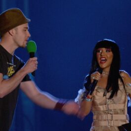Justin Timberlake și Christina Aguilera, împreună pe o scenă, în timpul unui concert