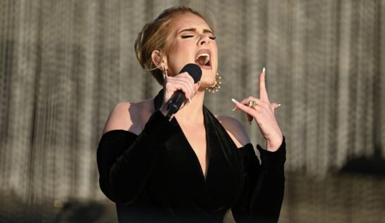 Adele și-a uimit fanii cu noul look. Costumul ei de Halloween a creat controverse pe internet