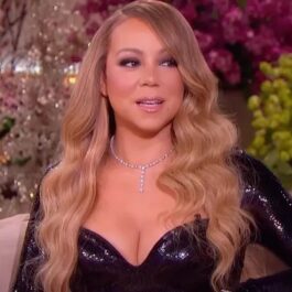 Mariah Carey, într-o rochie din latex, la o emisiune TV