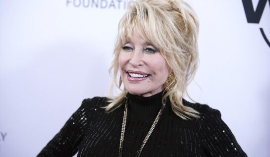 Dolly Parton i-a făcut o surpriză unui fan bolnav de cancer. Artista a interpretat pentru el „I Will Always Love You”