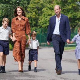 Prințul William alături de soția și copiii lui