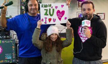Buzdu și Morar, alături de o fetiță în Casa Radio ZU