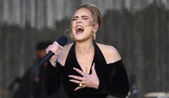 Adele a stârnit confuzie printre fani. Cântăreața a publicat un filmuleț în care era ascuns un mesaj pentru admiratori