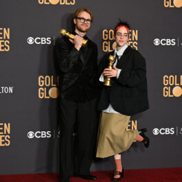Billie Eilish a primit premiul pentru cel mai bun cântec original la Globurile de Aur 2024. Ea a primit premiul alături de fratele ei