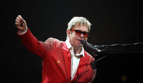 Elton John a obținut statutul de EGOT. Artistul a câștigat un Emmy, un Grammy, un Oscar și un Tony