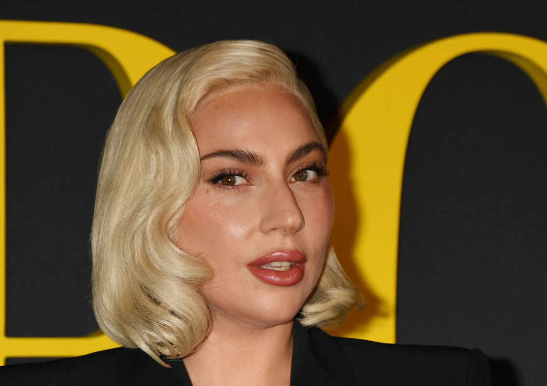 Lady Gaga a fost surprinsă cu un look elegant în timp ce a fost la o brutărie din Malibu / Profimedia Images