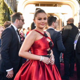 Selena Gomez renunță din nou la conturile pe care le are pe rețelele sociale. Aici este la Oscar 2024 și poartă o rochie roșie lungă, cu decolteu