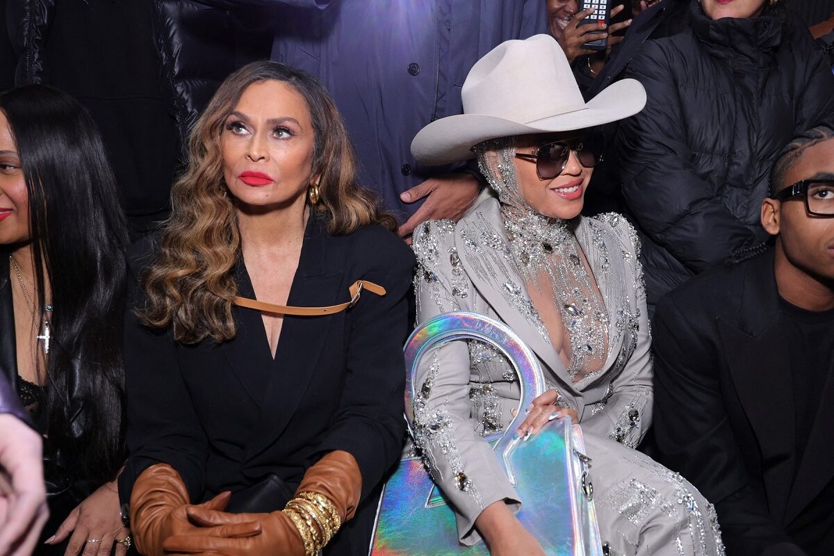 Beyoncé și-a susținut nepotul la prezentarea de modă Luar. Diva a purtat o ținută în ton cu noul ei stil muzical