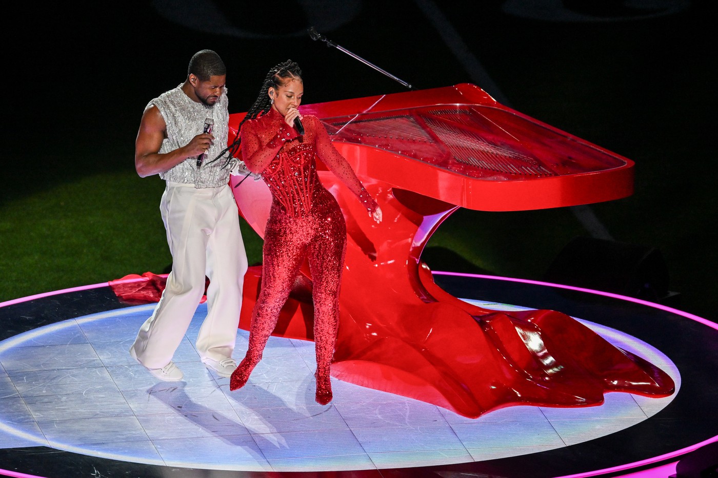 Usher a făcut un spectacol de senzație la Super Bowl 2024. El a avut o serie de invitați de seamă printre care și Alicia Keyes / Profimedia Images