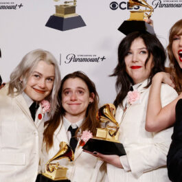 Vedetele au strălucit pe covorul roșu de la Premiile Grammy 2024. Ținutele au fost extrem de variate