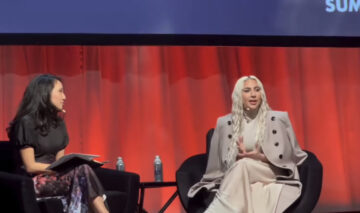 Lady Gaga, la un eveniment, pe scenă
