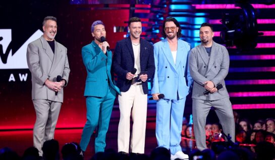 Trupa NSYNC s-a reunit în timpul unui spectacol organizat de Justin Timberlake. Fanii au fost uimiți de apariția celor cinci artiști pe scena din Los Angeles