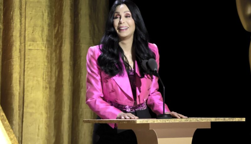 Cher a interpretat melodia „Believe” la iHeartRadio Music Awards. Diva a făcut un duet cu Jennifer Hudson
