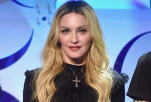 Madonna a ajuns cu două ore întârziere la spectacolul ei din Washington. Fanii cântăreței s-au simțit înșelați