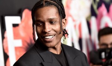 A$AP Rocky a fost fotografiat ținându-și fiul în brațe. Rapperul și partenera lui, Rihanna, au lipsit de la Met Gala 2024